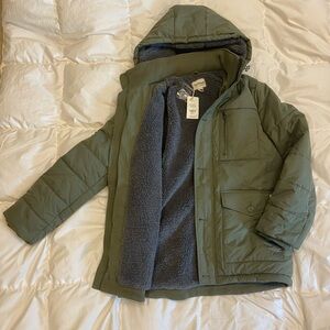NWT #Upwest Army green PUFFER, warm fleece lined with ALL features!